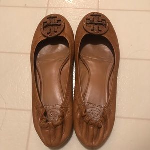 Tory Burch Reva pebbled leather tan ballet flats